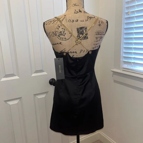 Adriana Front Pleated Dress - Picture 4 of 5